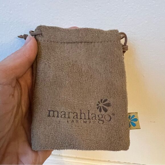 Marahlago jewelry pouch for gift giving / jewelry storage (no jewelry included) - Picture 8 of 8